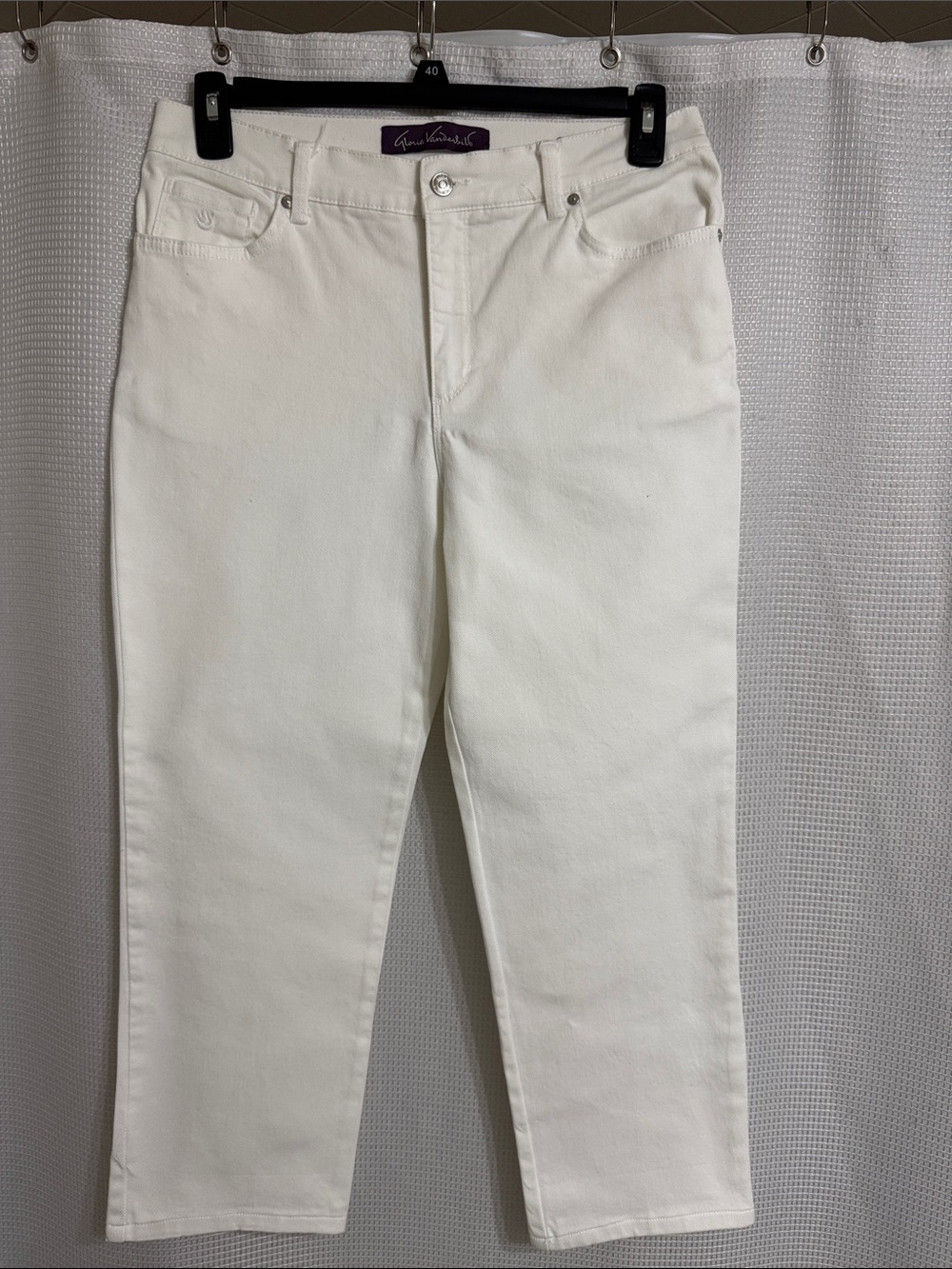 Like new Gloria Vanderbilt Amanda white denim jeans. Size 12P
